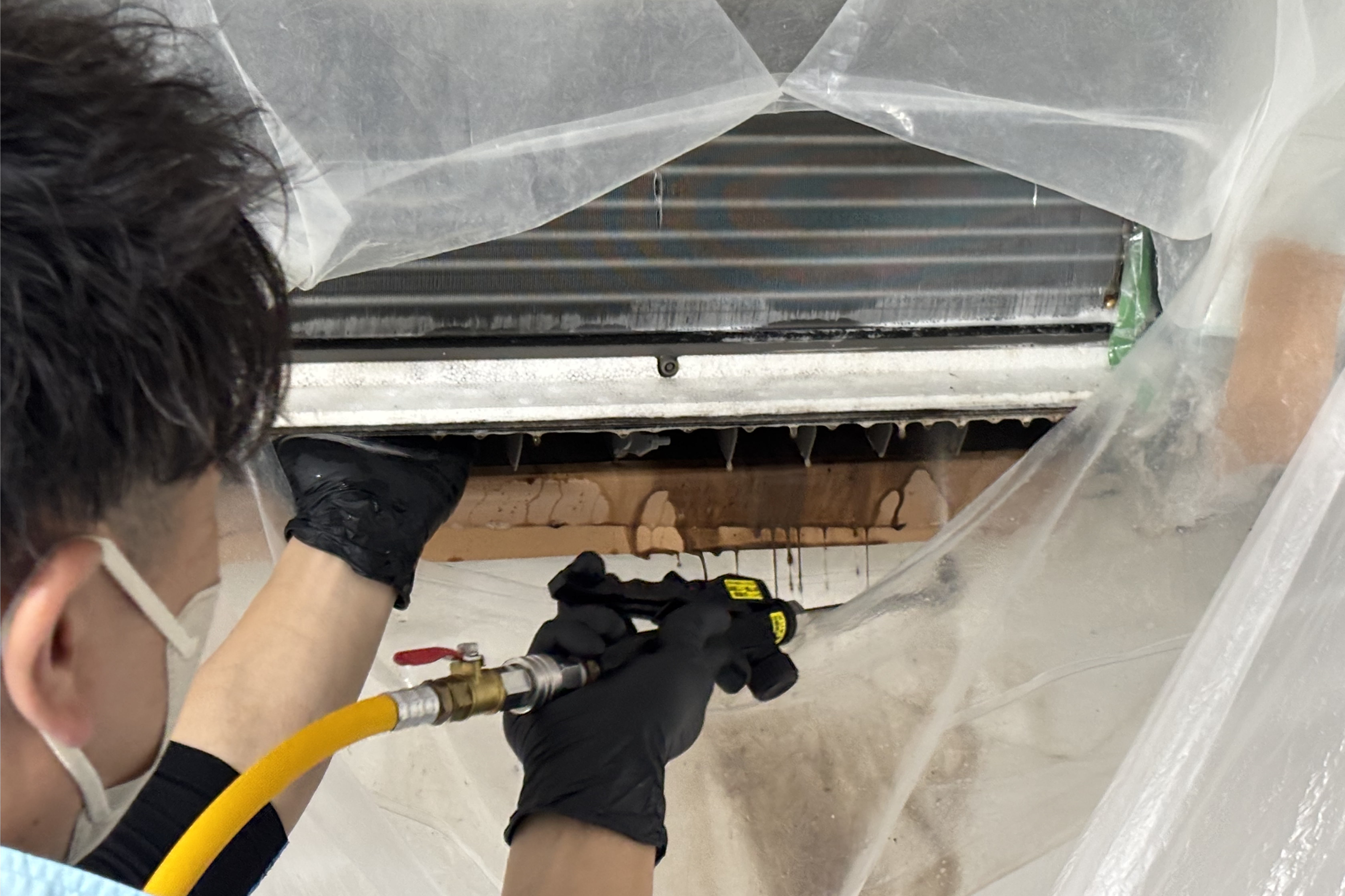 お掃除機能付きエアコンクリーニン