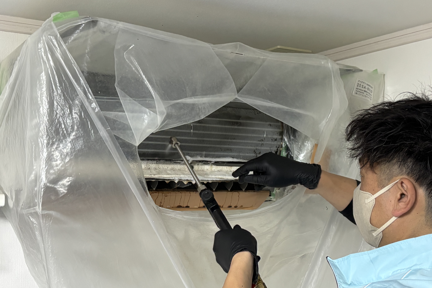 しつこい汚れでお悩みの方へエアコンクリーニングのプロにお任せください